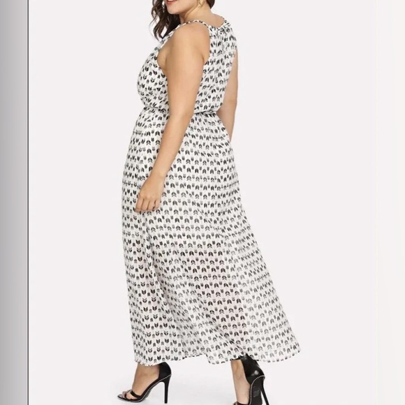 Torrid Black White Arrow Print Halter Maxi Dress - Picture 10 of 11